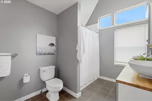 1051 N Fremont St, Portland, OR 97227 - Photo 27