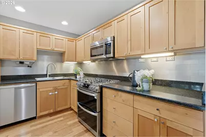 1051 N Fremont St, Portland, OR 97227 - Photo 21