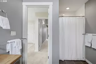 1051 N Fremont St, Portland, OR 97227 - Photo 29