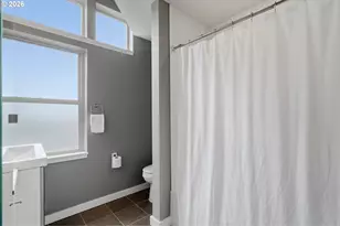 1051 N Fremont St, Portland, OR 97227 - Photo 33