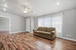 300 SW 7th Ave, Battle Ground, WA 98604 - Photo 9