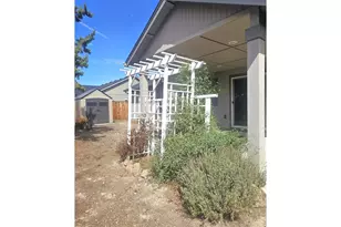 3176 SW Evergreen Ave, Redmond, OR 97756 - Photo 21