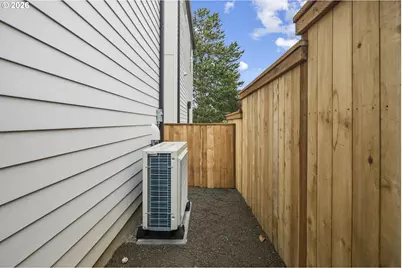 2011 SW Moss St, Portland, OR 97219 - Photo 23