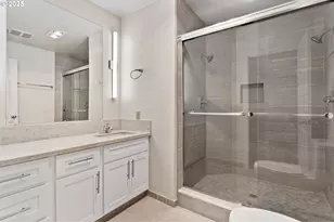 6647 SE 122nd Ave, Portland, OR 97236 - Photo 33