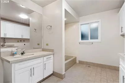 6647 SE 122nd Ave, Portland, OR 97236 - Photo 41