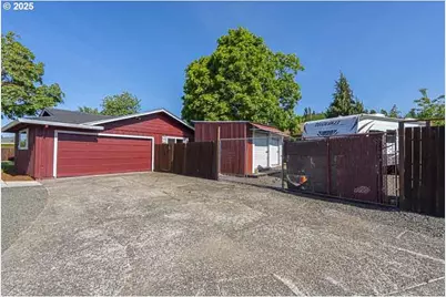 611 NE Bockes Loop, Sheridan, OR 97378 - Photo 5