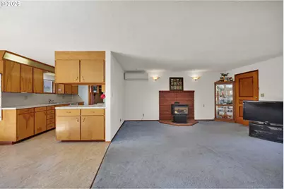 444 N 1st St, Creswell, OR 97426 - Photo 11