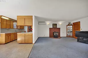 444 N 1st St, Creswell, OR 97426 - Photo 11