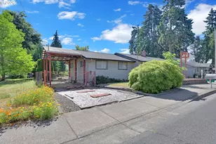 444 N 1st St, Creswell, OR 97426 - Photo 5