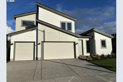 3076 Olympic St #17, Woodburn, OR 97071 - Photo 1