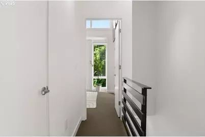 245 SW Meade St #M1, Portland, OR 97201 - Photo 15