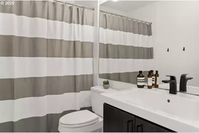 245 SW Meade St #M1, Portland, OR 97201 - Photo 27