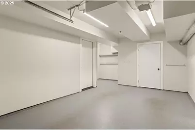 245 SW Meade St #M1, Portland, OR 97201 - Photo 29