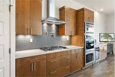 31826 NW Redhaven St, Hillsboro, OR 97124 - Photo 11