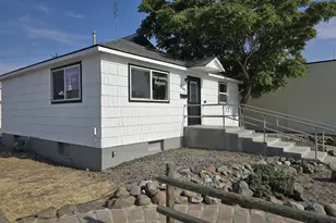 205 SW 3rd St, Hermiston, OR 97838 - Photo 3