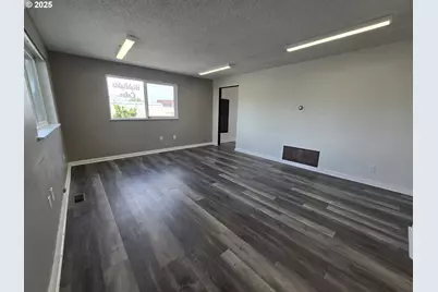 205 SW 3rd St, Hermiston, OR 97838 - Photo 9