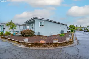 612 N Cascade Dr, Woodburn, OR 97071 - Photo 3