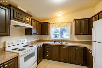 612 N Cascade Dr #76, Woodburn, OR 97071 - Photo 13