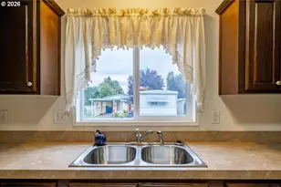 612 N Cascade Dr, Woodburn, OR 97071 - Photo 15