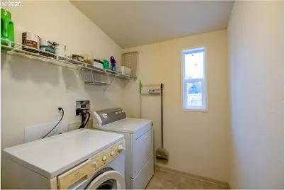 612 N Cascade Dr #76, Woodburn, OR 97071 - Photo 27