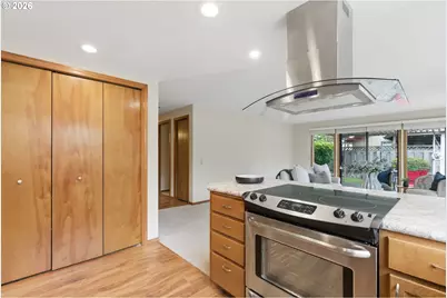 2211 NE 156th Ave, Portland, OR 97230 - Photo 9
