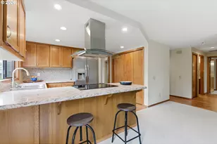 2211 NE 156th Ave, Portland, OR 97230 - Photo 15