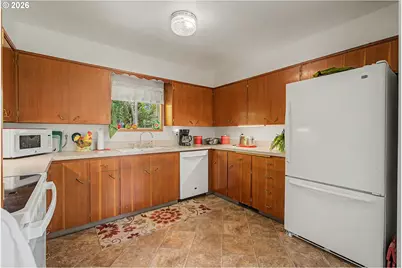 1016 NE 10th Ave, Hillsboro, OR 97124 - Photo 11