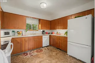 1016 NE 10th Ave, Hillsboro, OR 97124 - Photo 11