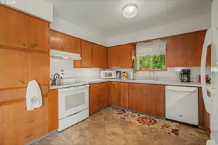 1016 NE 10th Ave, Hillsboro, OR 97124 - Photo 13