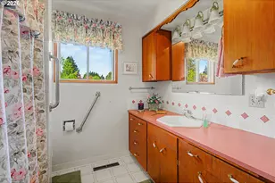 1016 NE 10th Ave, Hillsboro, OR 97124 - Photo 17