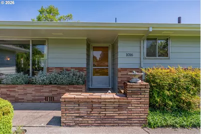 1016 NE 10th Ave, Hillsboro, OR 97124 - Photo 3