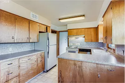 14180 SW 103rd Ave, Portland, OR 97224 - Photo 7