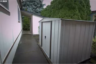 1699 N Terry St, Eugene, OR 97402 - Photo 9