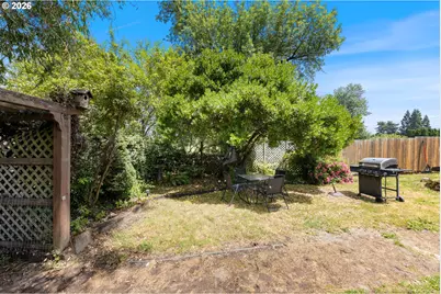 1025 N 3rd St, Woodburn, OR 97071 - Photo 41