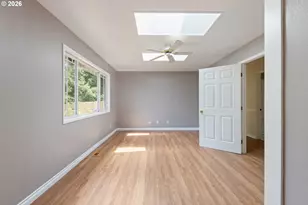 1025 N 3rd St, Woodburn, OR 97071 - Photo 23
