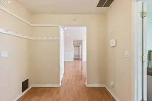 1025 N 3rd St, Woodburn, OR 97071 - Photo 19