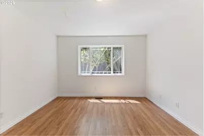 1025 N 3rd St, Woodburn, OR 97071 - Photo 31