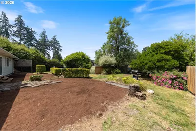 1025 N 3rd St, Woodburn, OR 97071 - Photo 37