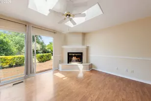 1025 N 3rd St, Woodburn, OR 97071 - Photo 13