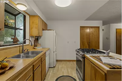 8350 SW 135th Ave, Beaverton, OR 97008 - Photo 17