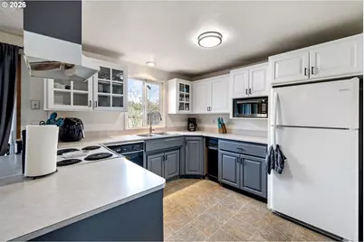 1532 E Chamberlain Ave, Cottage Grove, OR 97424 - Photo 17