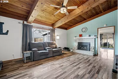 1532 E Chamberlain Ave, Cottage Grove, OR 97424 - Photo 7