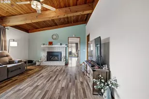 1532 E Chamberlain Ave, Cottage Grove, OR 97424 - Photo 9