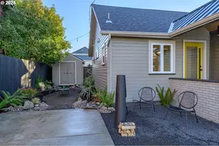 326 NE 8th St, McMinnville, OR 97128 - Photo 35