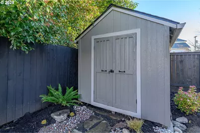 326 NE 8th St, McMinnville, OR 97128 - Photo 39