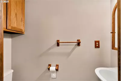 12239 SE Ashley St, Clackamas, OR 97015 - Photo 19