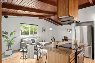 9025 N Clarendon Ave, Portland, OR 97203 - Photo 21