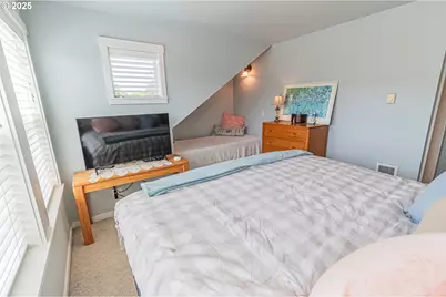 319 Kinnikinnick Way, Depoe Bay, OR 97341 - Photo 23