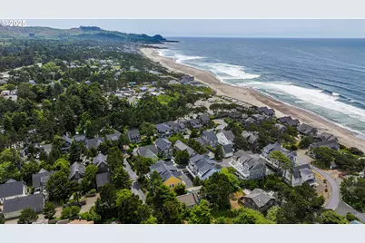 319 Kinnikinnick Way, Depoe Bay, OR 97341 - Photo 3