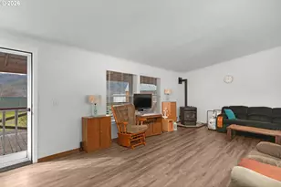 583 Suncrest St, Myrtle Creek, OR 97457 - Photo 5